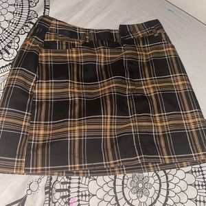 This is a skirt I’ve wore it once and it’s in good condition